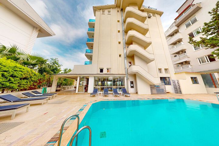 Pools & Facilities
