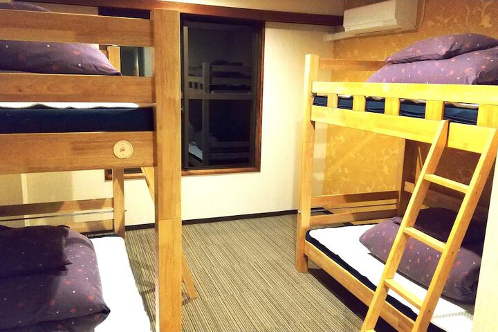 Room 11 of 76