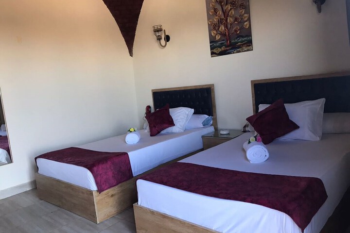 Room 8 of 19