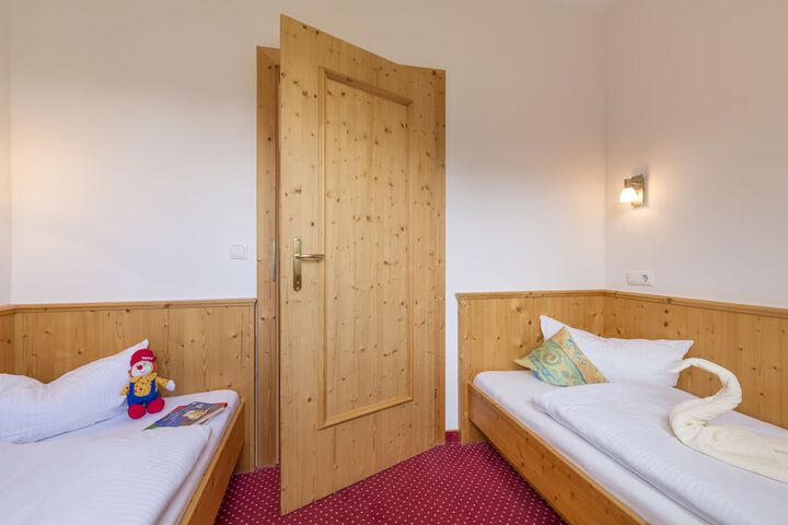 Room 8 of 85