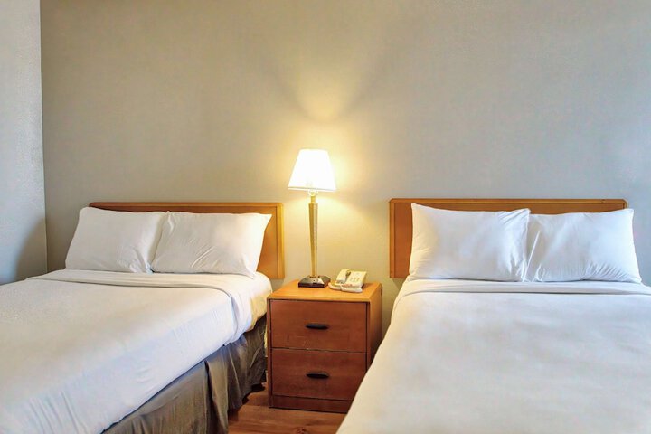 Room 4 of 17
