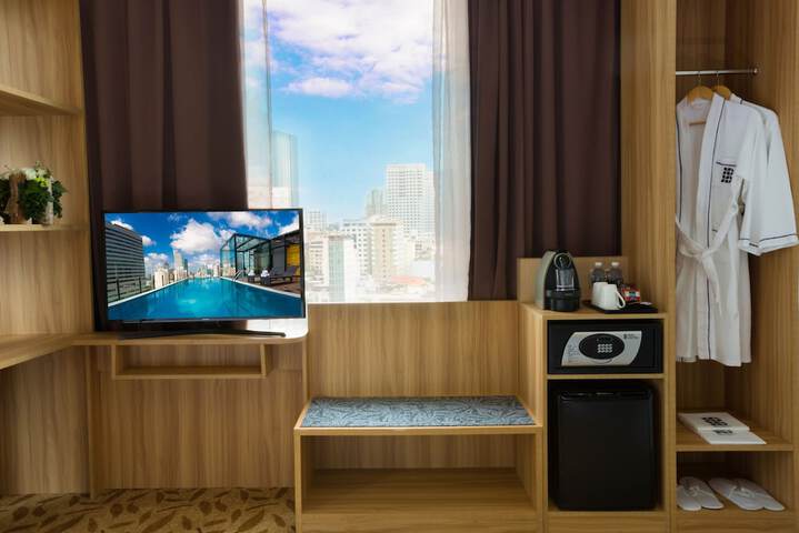 Room 29 of 53