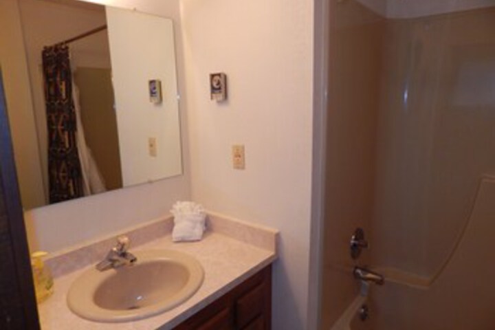 Room 7 of 28