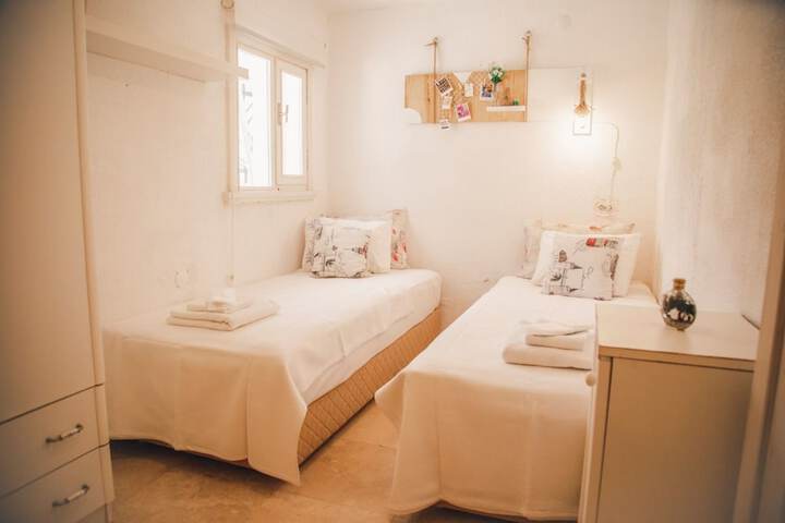Room 6 of 21