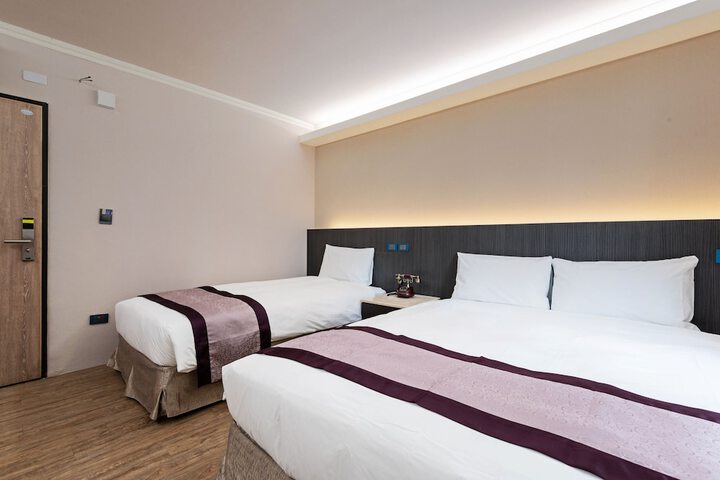 Room 13 of 92
