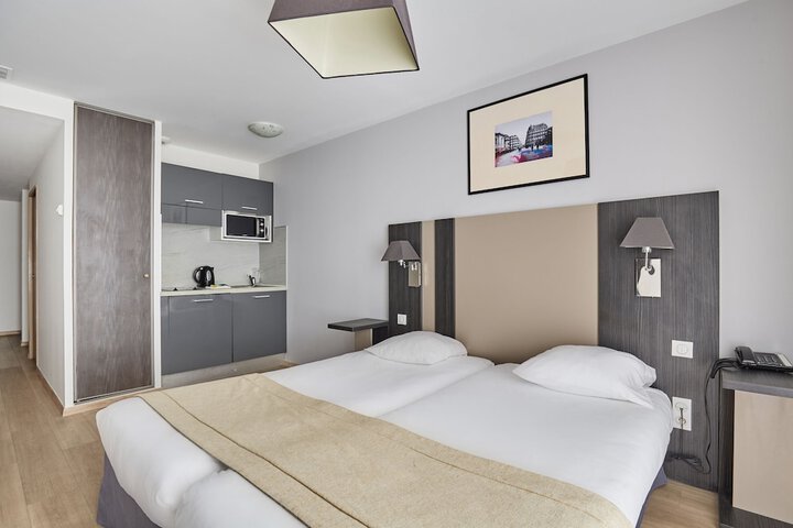 Room 6 of 58