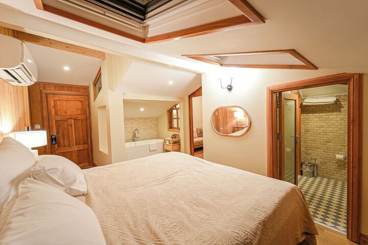 Room 45 of 153