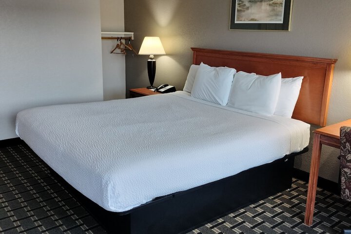 Room 43 of 190