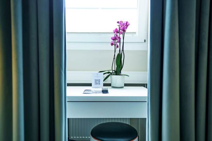 Room 51 of 73