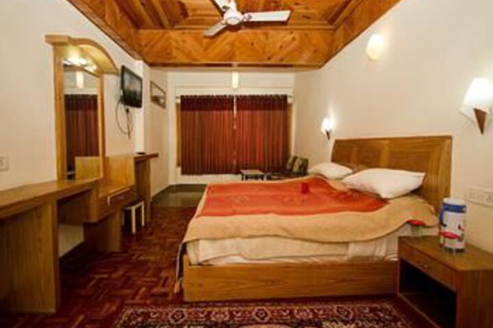 Room 14 of 28