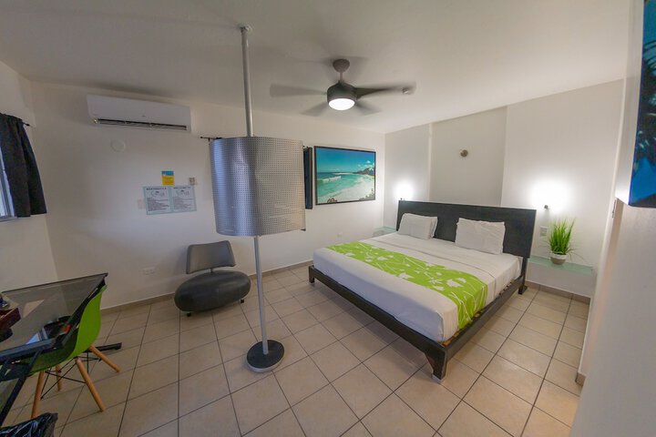 Room 28 of 181