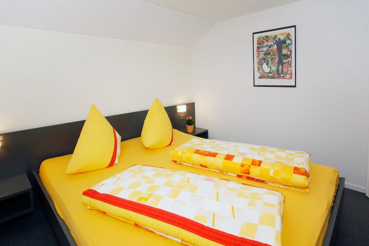 Room 3 of 46