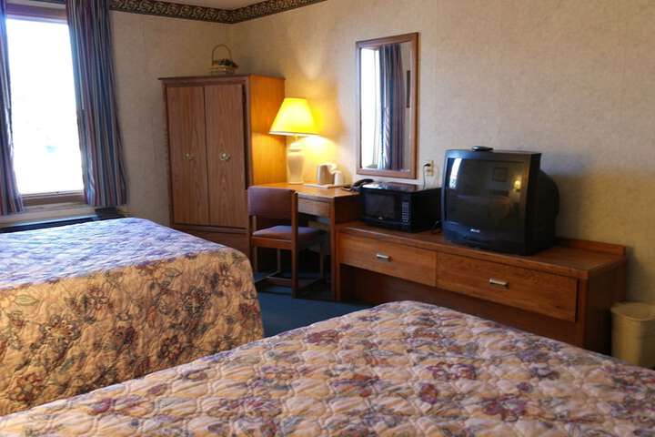Room 8 of 16