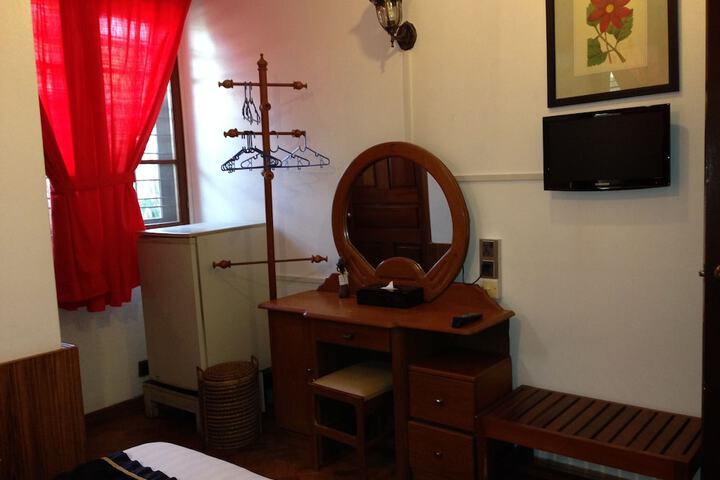 Room 12 of 39