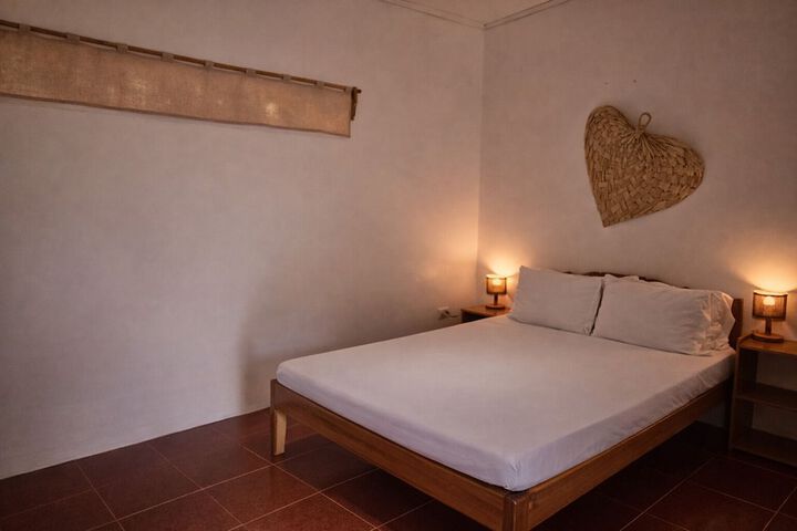 Room 8 of 35