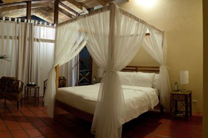 Room 7 of 11