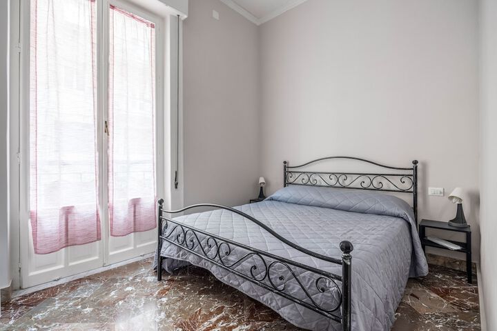 Room 6 of 68