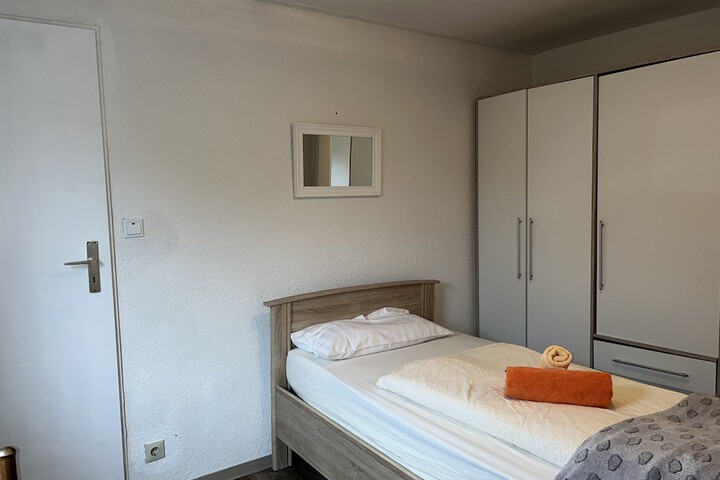 Room 6 of 72