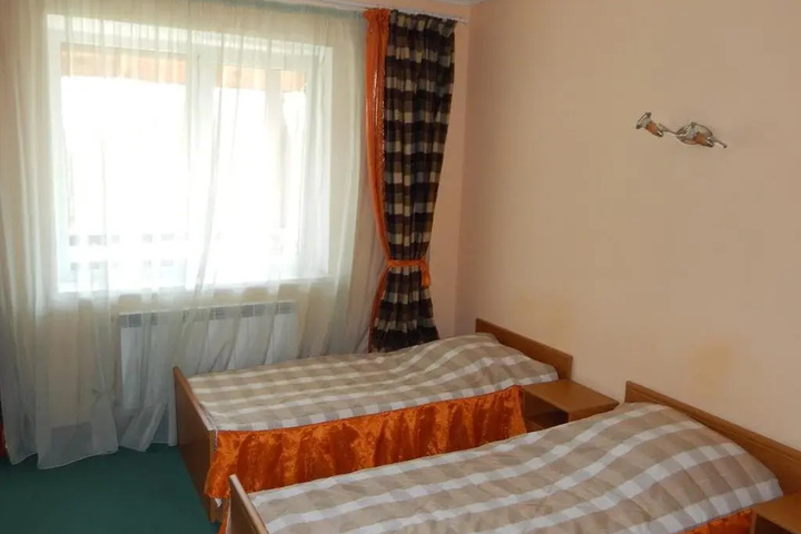 Room 2 of 17
