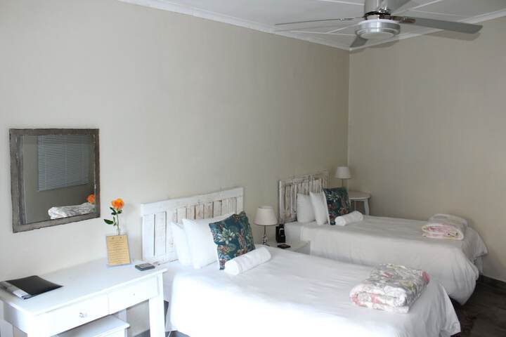 Room 30 of 99