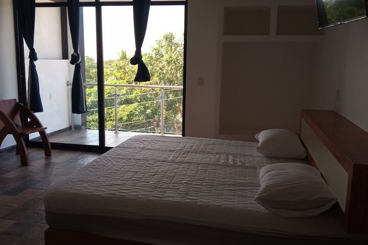 Room 10 of 36
