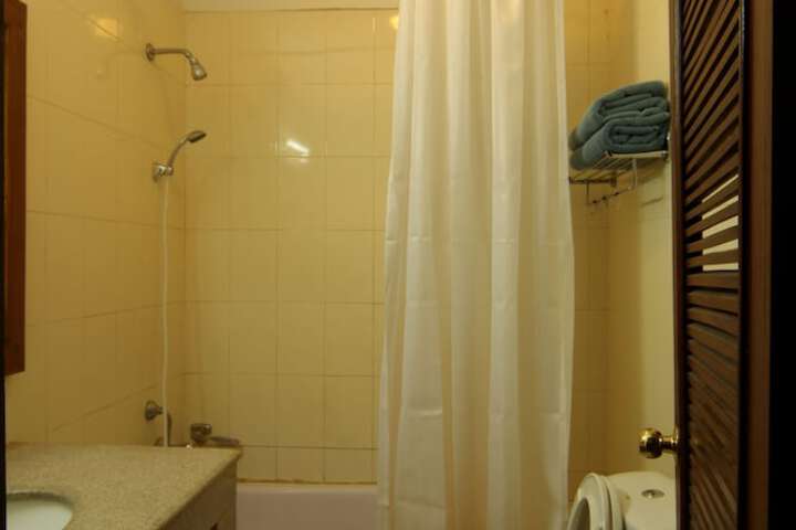 Room 25 of 43