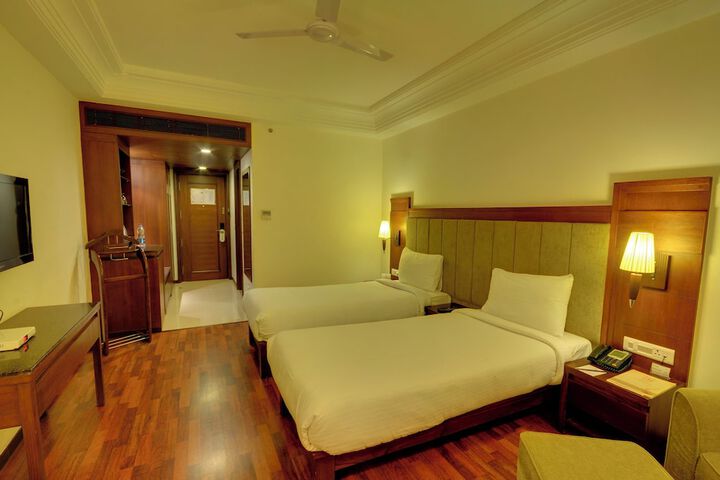 Room 2 of 10