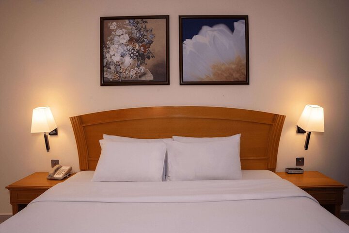 Room 19 of 156
