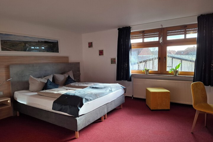 Room 10 of 18