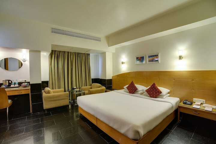 Room 4 of 18