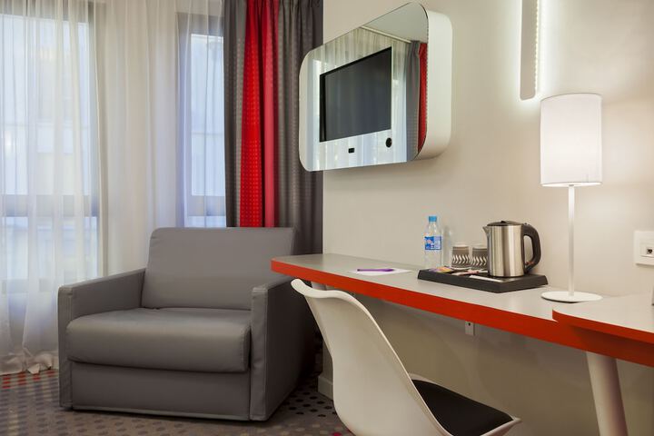 Room 3 of 43