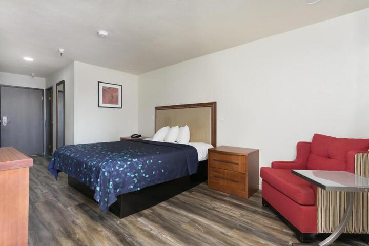 1 King Bed (1 of 3)