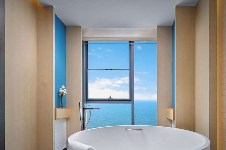 Room 21 of 118