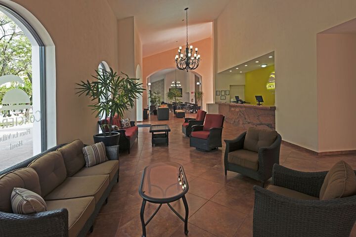 Entrance & Lobby