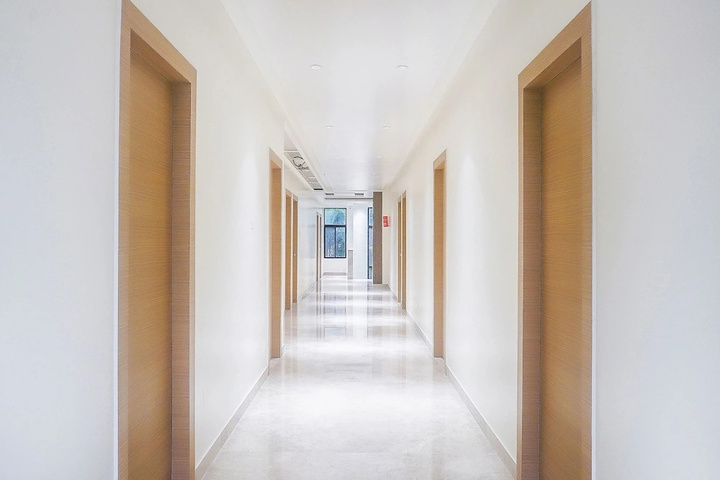 Room 10 of 14