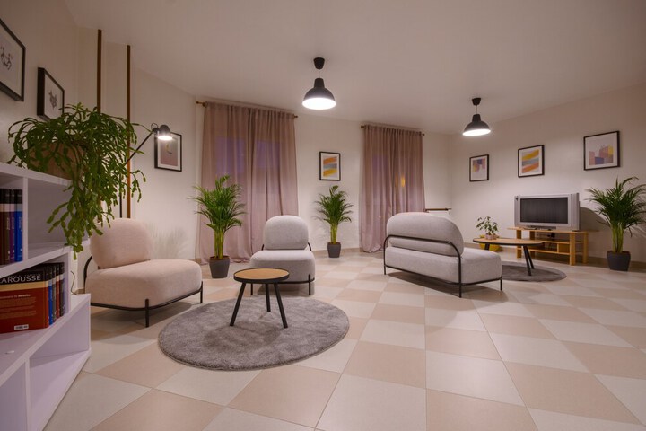 Room 22 of 38