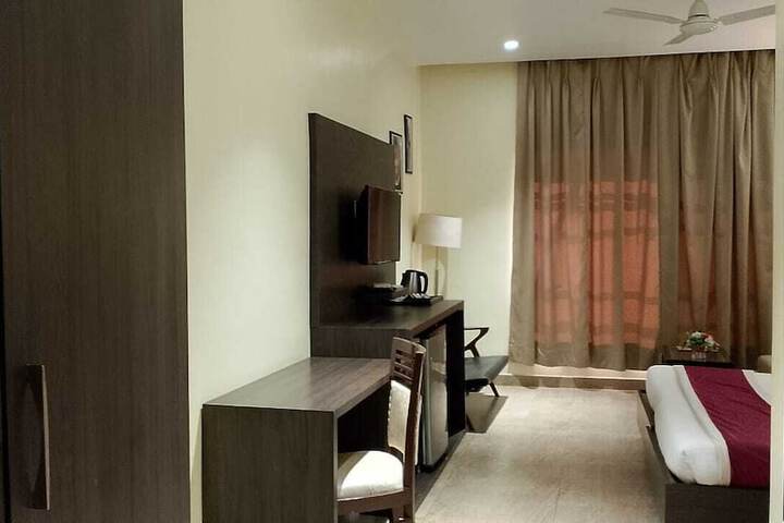 Room 13 of 50