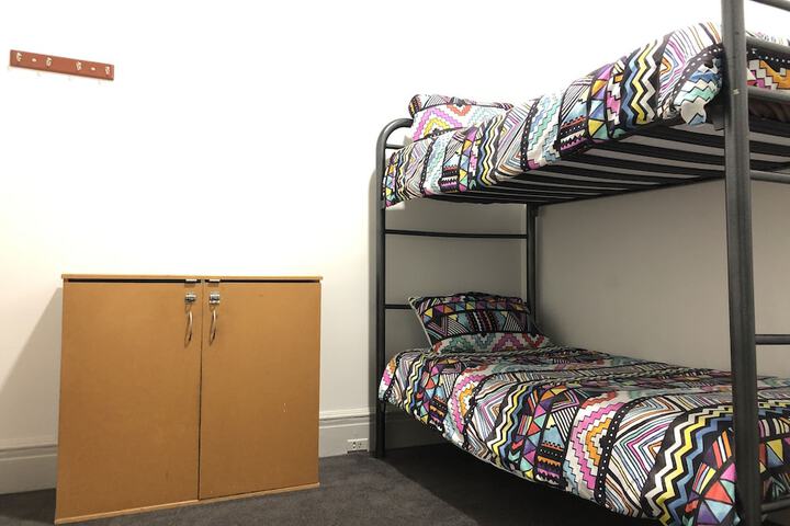 Room 9 of 39