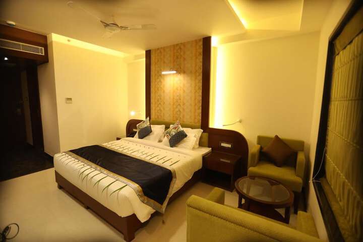 Room 11 of 29