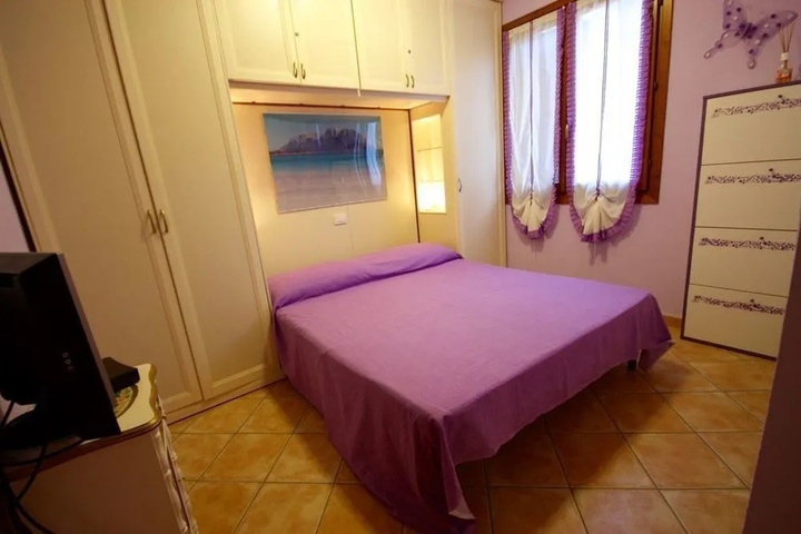 Room 6 of 19