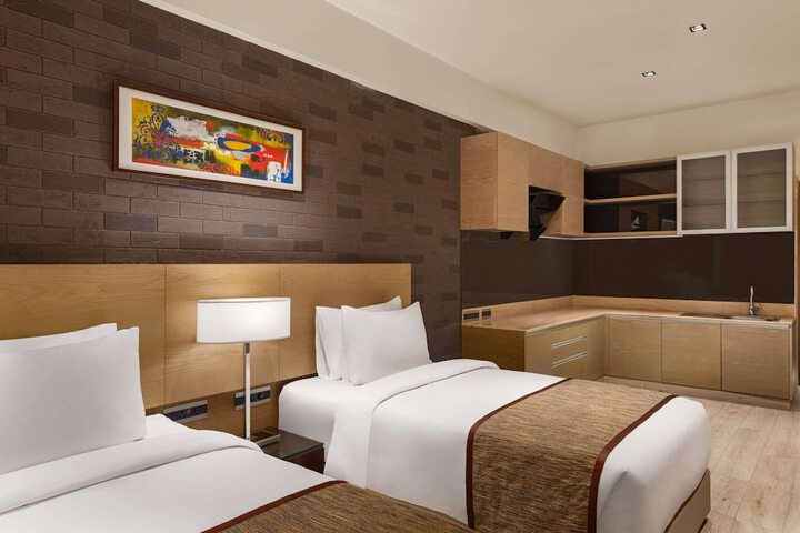 Room 15 of 61