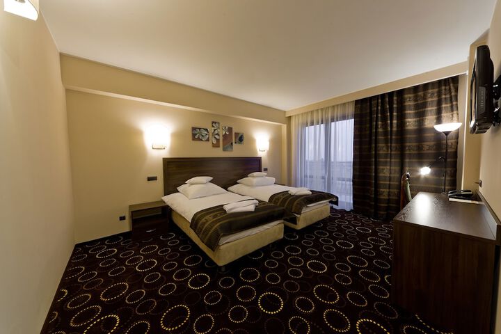 Room 4 of 47
