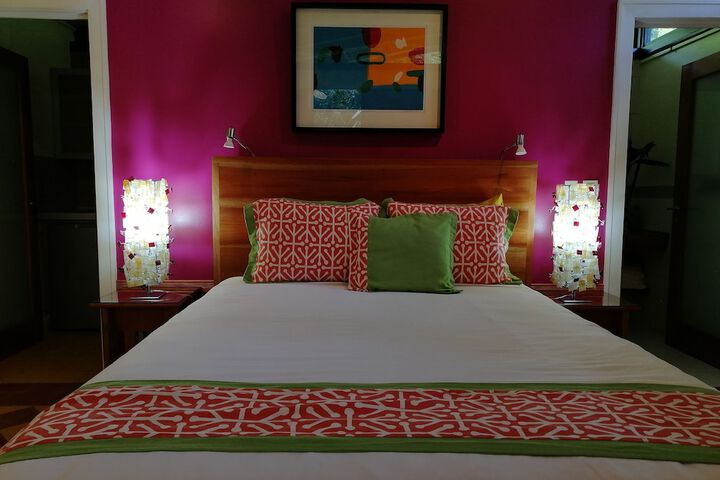 Room 4 of 82