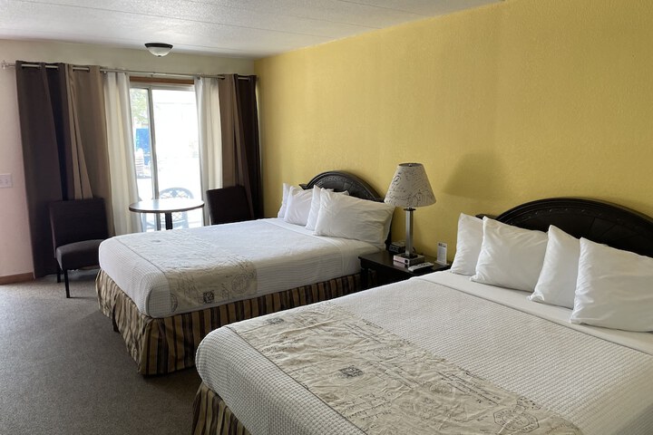 Room 8 of 34