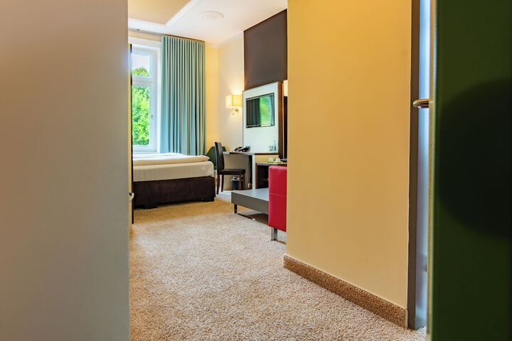 Room 22 of 43