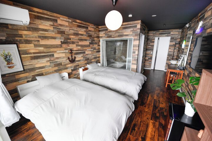 Room 15 of 72