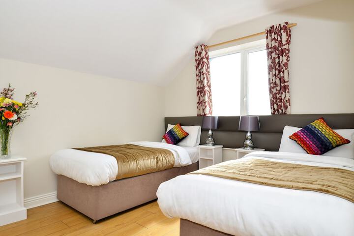 Room 7 of 34