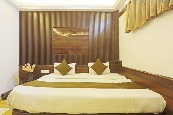 Room 12 of 22