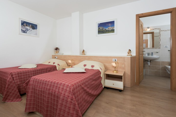 Room 5 of 20