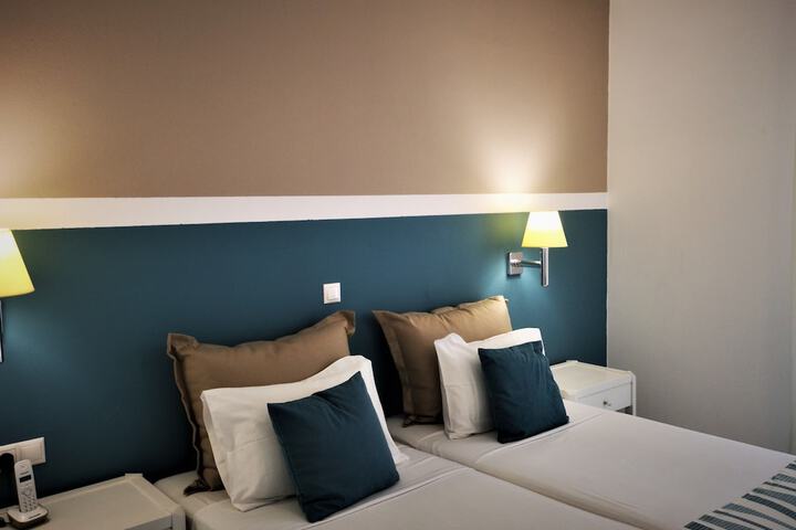 Room 2 of 18